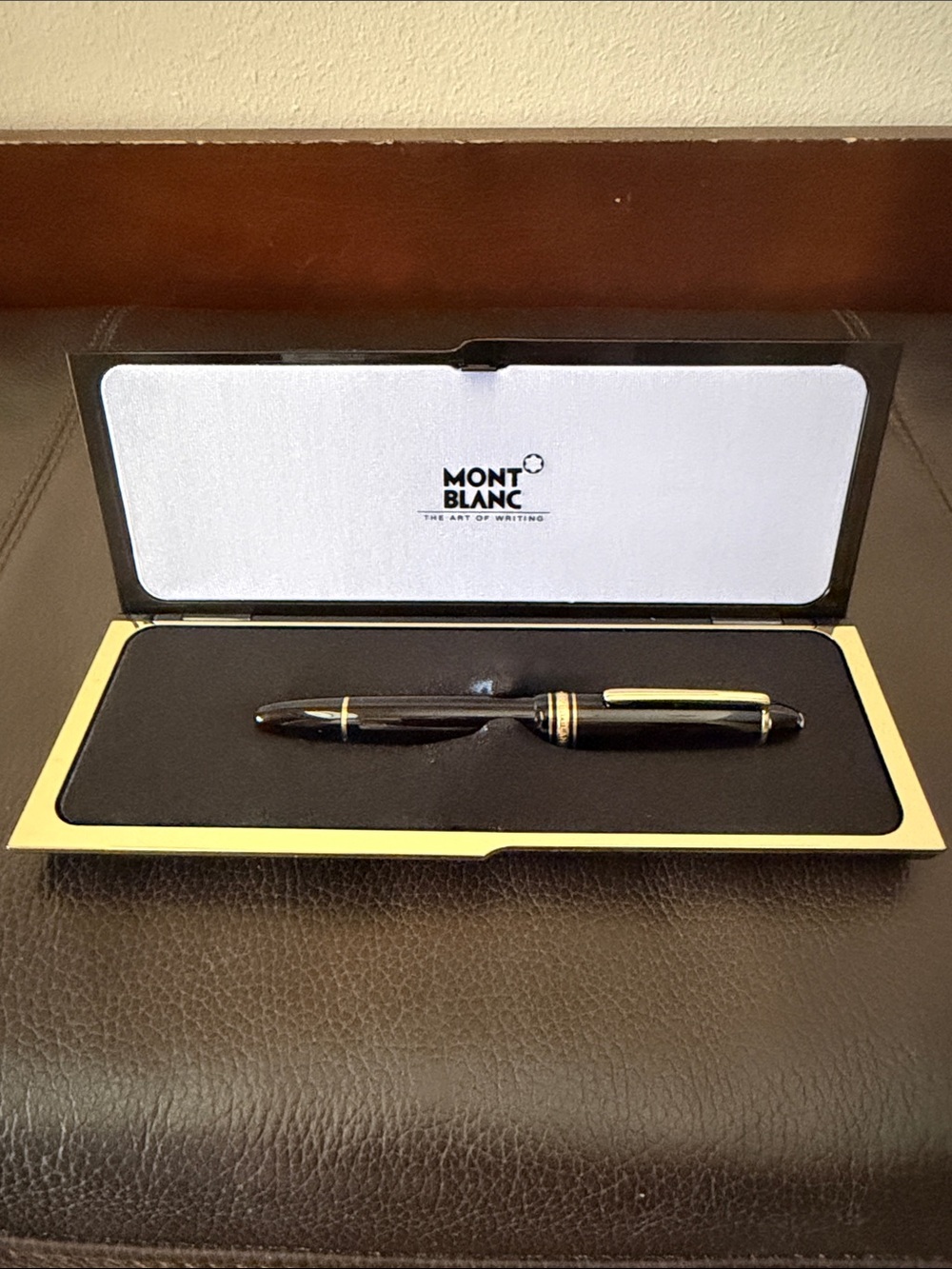 Vintage Montblanc Meisterstuck #146 Fountain Pen Black with Gold Trim in Box